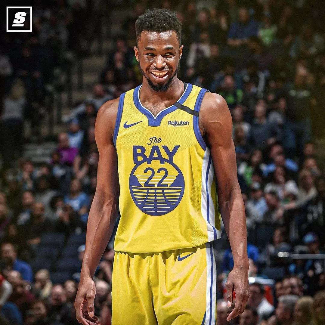 是同时出拳 是同时出拳