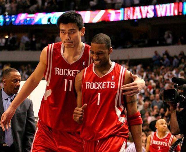 背身拿球 背身拿球